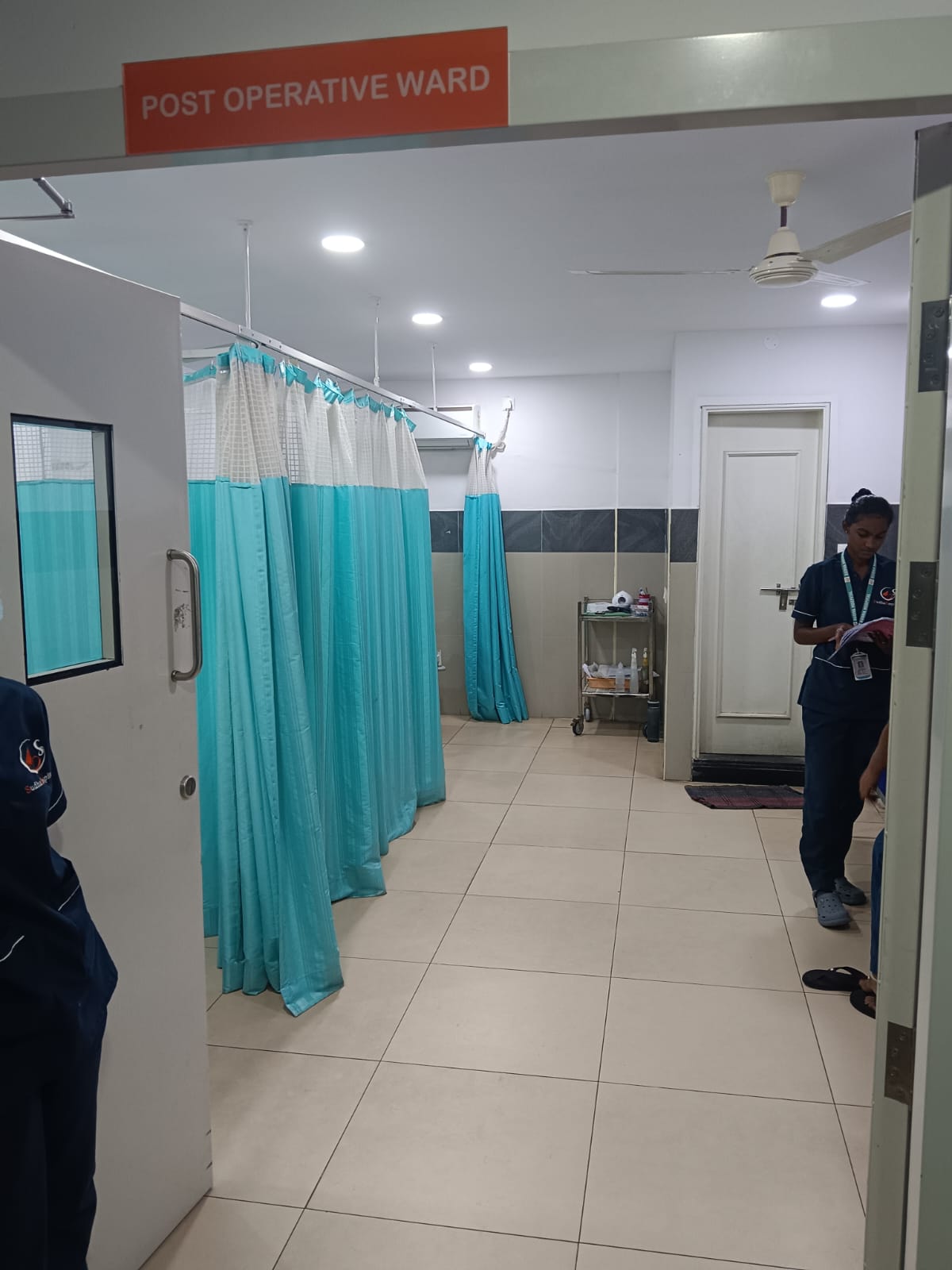 Post-operative recovery room